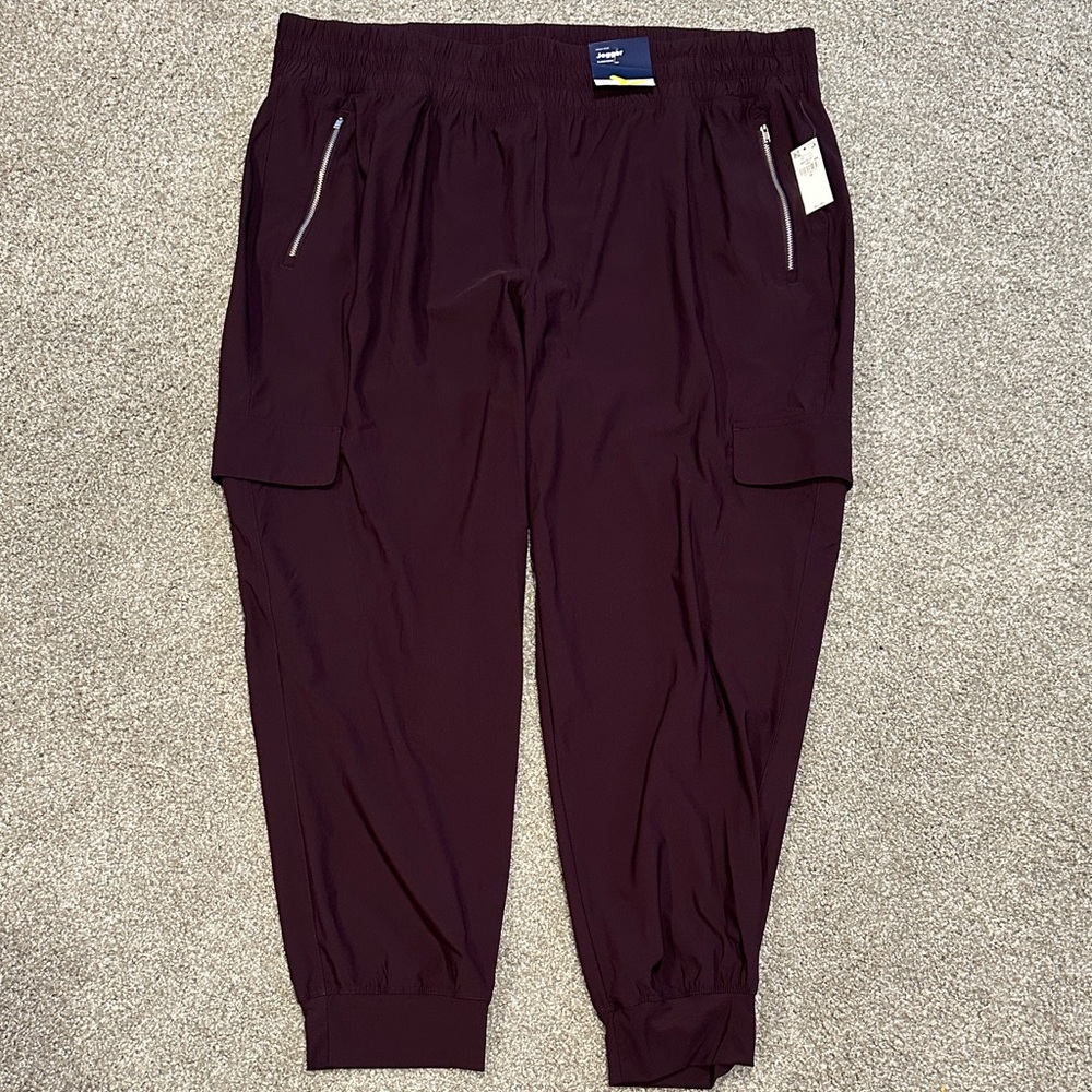 NWT Women’s Burgundy Old Navy Jogger Pants
